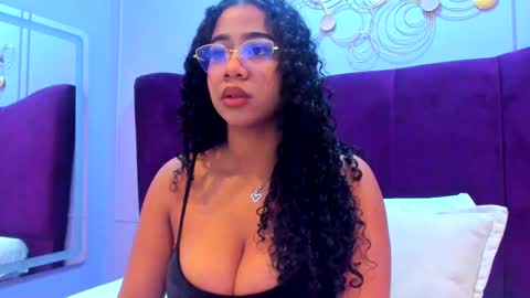 Snapshot of sofiifox chatting on October 5, 12:58 pm sofiifox online show from October 5, 12:58 pm