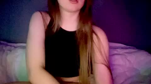 Snapshot of sofinovvak chatting on June 19, 7:39 pm Sofi online show from June 19, 7:39 pm