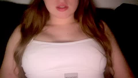 Snapshot of sofinovvak chatting on June 22, 10:07 pm Sofi online show from June 22, 10:07 pm