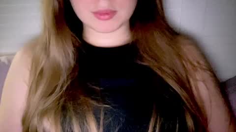 Snapshot of sofinovvak chatting on July 7, 9:52 pm Sofi online show from July 7, 9:52 pm
