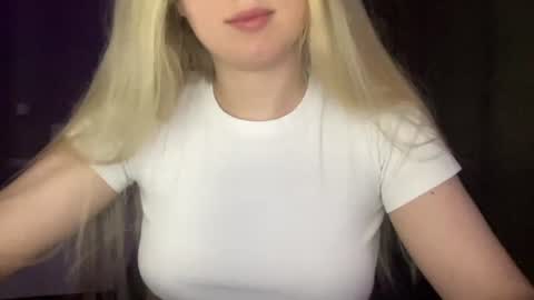 Snapshot of sofinovvak chatting on July 27, 7:10 pm Sofi online show from July 27, 7:10 pm