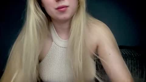Snapshot of sofinovvak chatting on July 28, 10:42 pm Sofi online show from July 28, 10:42 pm