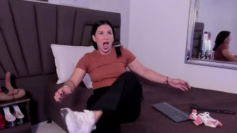      online show from November 12, 11:21 am