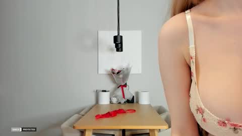 Snapshot of soft_katy chatting on February 17, 9:32 pm kitty katy online show from February 17, 9:32 pm