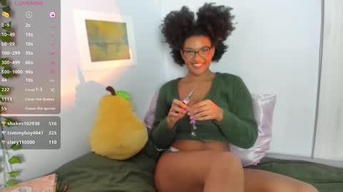 Snapshot of softbby123 chatting on December 17, 1:50 am Chloe Kiwi online show from December 17, 1:50 am