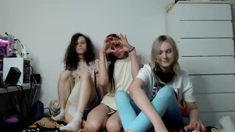 softcritters online show from June 29, 9:26 pm