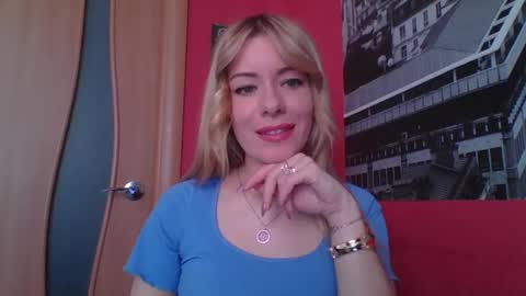 Snapshot of softy_aura chatting on May 7, 10:20 am softy_aura online show from May 7, 10:20 am