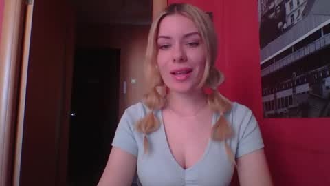 Snapshot of softy_aura chatting on May 18, 9:59 am softy_aura online show from May 18, 9:59 am