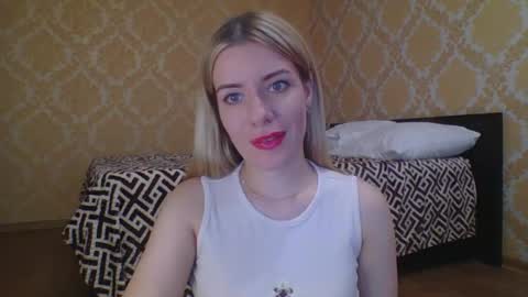 Snapshot of softy_aura chatting on May 23, 12:20 pm softy_aura online show from May 23, 12:20 pm