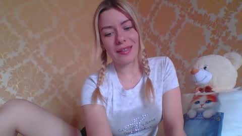 Snapshot of softy_aura chatting on June 2, 11:34 am softy_aura online show from June 2, 11:34 am