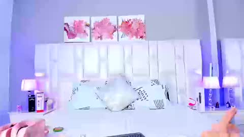   online show from September 25, 4:05 am