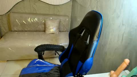 Snapshot of sol__r chatting on May 14, 8:43 am Sun online show from May 14, 8:43 am