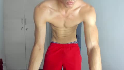 Snapshot of sola_enzo chatting on May 20, 6:36 pm sola_enzo online show from May 20, 6:36 pm
