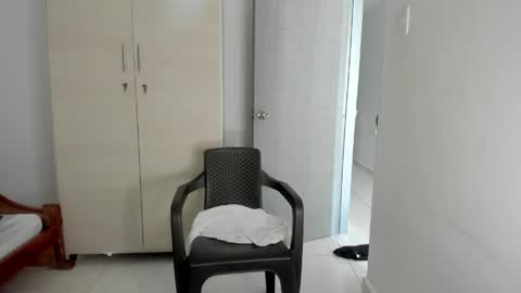 Snapshot of sola_enzo chatting on May 23, 12:09 pm sola_enzo online show from May 23, 12:09 pm