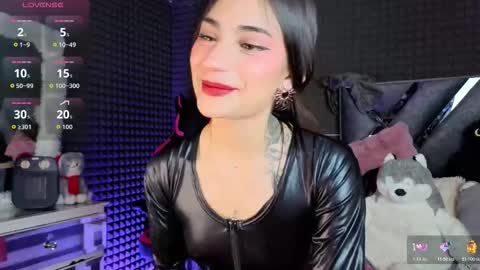 Snapshot of solbeaumont chatting on January 5, 7:28 pm Sol online show from January 5, 7:28 pm