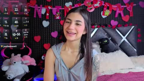 Sol  online show from February 5, 7:29 pm