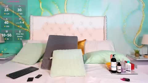 solwynne online show from September 28, 10:26 pm