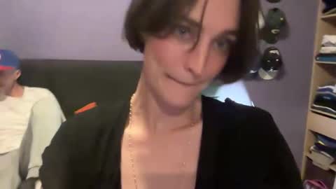 Snapshot of sombre_sdelices chatting on February 13, 12:39 am Tayla online show from February 13, 12:39 am