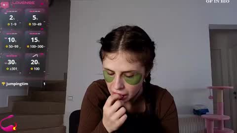 Snapshot of soniavibes chatting on March 2, 7:59 am Sonia online show from March 2, 7:59 am