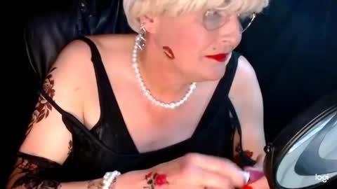 Snapshot of sonjairene chatting on June 6, 6:45 pm sonjairene online show from June 6, 6:45 pm