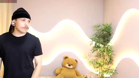 Snapshot of sophi_and_dereck chatting on June 22, 12:24 pm sophi_and_dereck online show from June 22, 12:24 pm