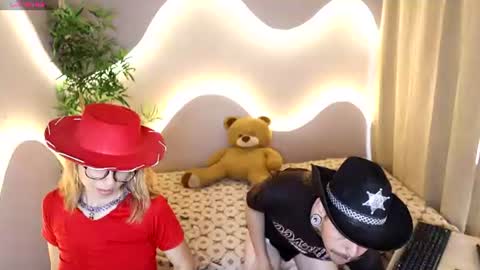 Snapshot of sophi_and_dereck chatting on June 24, 12:37 pm sophi_and_dereck online show from June 24, 12:37 pm
