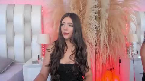 Snapshot of sophi_rae chatting on July 18, 7:28 pm Sophi Rae online show from July 18, 7:28 pm