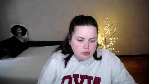 sophia__olsen online show from April 18, 5:44 am