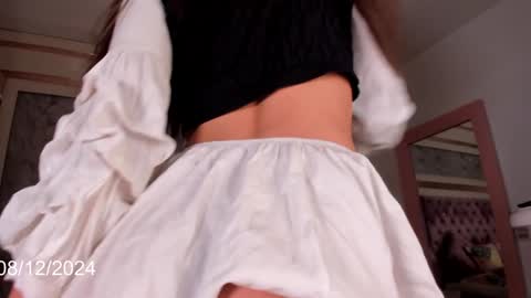 Snapshot of sophia_cambpell chatting on December 8, 9:08 pm Sophia online show from December 8, 9:08 pm