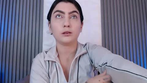 sophia hottie online show from September 8, 4:50 pm