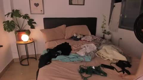 Snapshot of sophia_goth chatting on June 18, 2:12 am sophia_goth online show from June 18, 2:12 am