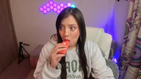 sophia_grants online show from January 7, 2:03 am