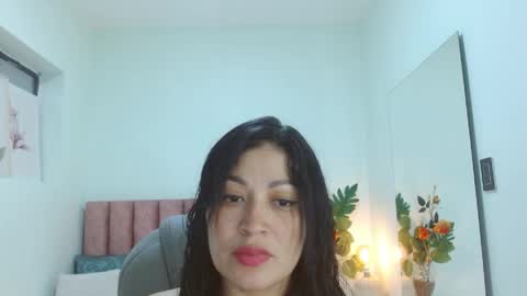 Snapshot of sophia_hadid chatting on April 21, 10:12 pm Sophia online show from April 21, 10:12 pm