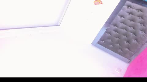 sophia_horny19 online show from December 14, 8:41 am