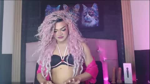 Snapshot of sophia_hott01 chatting on September 27, 12:54 pm sophia_hott01 online show from September 27, 12:54 pm