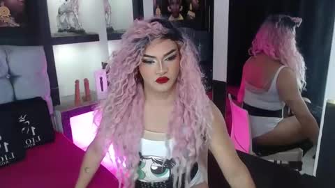 Snapshot of sophia_hott01 chatting on September 29, 8:02 pm sophia_hott01 online show from September 29, 8:02 pm
