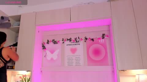  S O P H I A  online show from February 1, 11:43 am