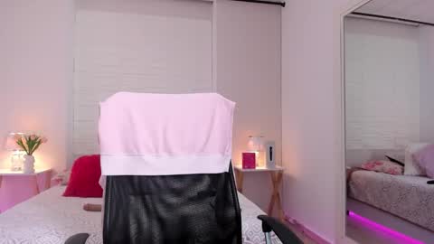  S O P H I A  online show from March 28, 12:05 pm