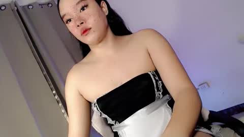 Snapshot of sophia_walker18 chatting on April 19, 9:41 am sophia_walker18 online show from April 19, 9:41 am