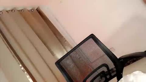 Snapshot of sophia_walker18 chatting on May 4, 12:45 pm sophia_walker18 online show from May 4, 12:45 pm