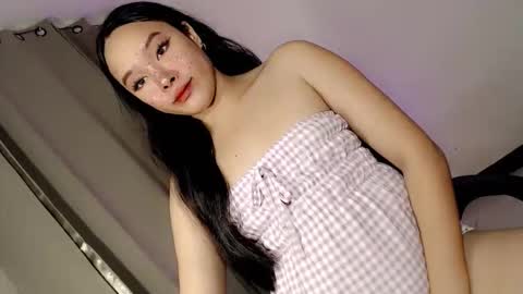 Snapshot of sophia_walker18 chatting on May 26, 7:59 am sophia_walker18 online show from May 26, 7:59 am