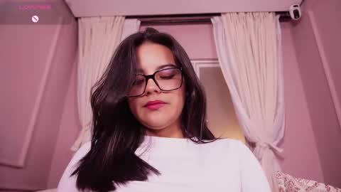 Snapshot of sophia_wilsonn_ chatting on February 17, 5:41 pm Sofi online show from February 17, 5:41 pm