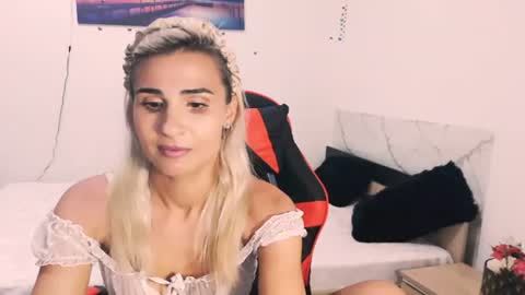 Snapshot of sophiaa90 chatting on June 26, 9:19 pm Sophiaa online show from June 26, 9:19 pm