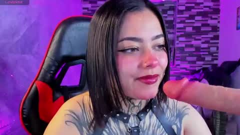Snapshot of sophiaa_cherry chatting on July 18, 7:17 pm Sophia online show from July 18, 7:17 pm