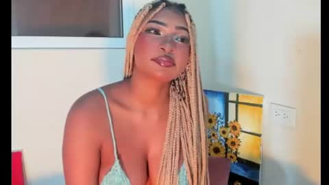 Snapshot of sophiabloss chatting on June 10, 11:24 pm Sophie online show from June 10, 11:24 pm