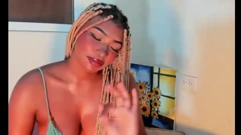 Snapshot of sophiabloss chatting on June 11, 12:32 am Sophie online show from June 11, 12:32 am
