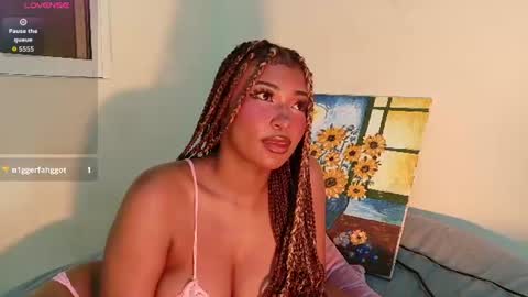 Snapshot of sophiabloss chatting on July 9, 1:42 am Sophie online show from July 9, 1:42 am