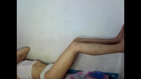 sophialaurel online show from December 16, 7:04 am