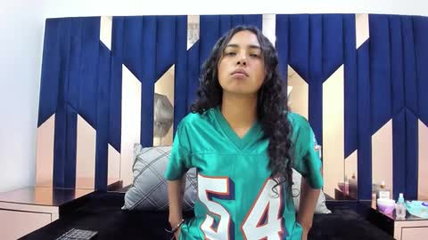 Snapshot of sophialuxee chatting on January 13, 1:49 pm Sophia online show from January 13, 1:49 pm