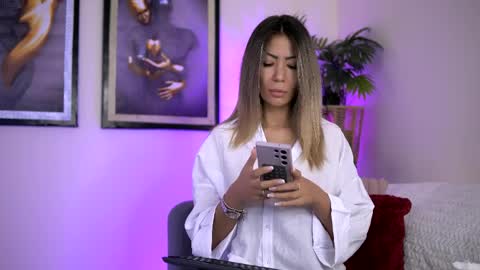 Sophie online show from April 7, 3:07 am